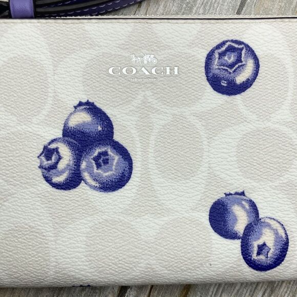 Limited Corner Zip Wristlet Signature Canvas Blueberry Print Bag Purse Wallet - Picture 5 of 9